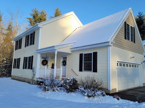 8 Jonathan Dr, Concord, NH 03303 exterior
