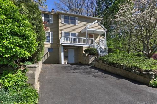 8 Caroline St, Bridgeport, CT 06608 exterior