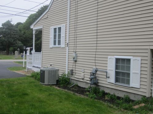 649 Willow St, Yarmouth, MA 02664 exterior