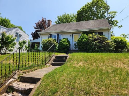 536 Middle Tpke, Manchester, CT 06040 exterior