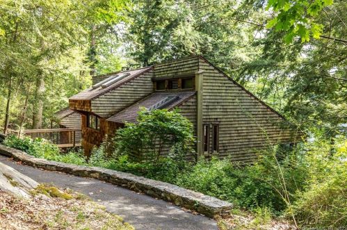 10 Laurel Dr, Sherman, CT 06784 exterior