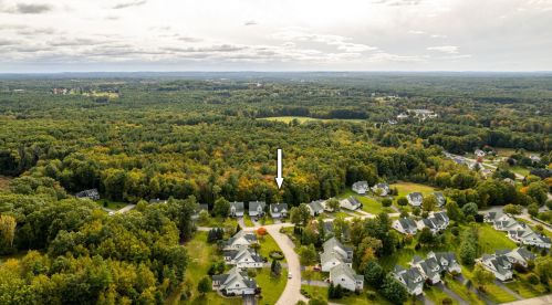 40 Tansy Ave, Stratham, NH 03885 exterior