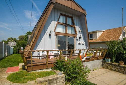 19 Greenbrier Rd, Narragansett, RI 02882 exterior