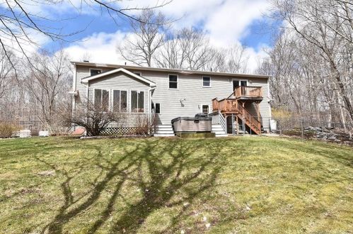 107 Forsyth Rd, Colchester, CT 06420 exterior