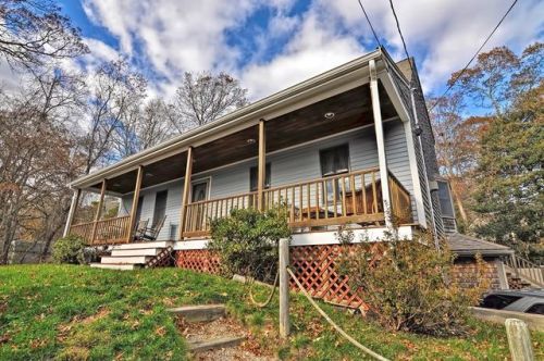 8 Cranberry Ave, Mashpee, MA 02649 exterior
