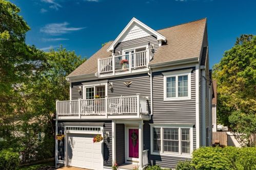 113 Shore Dr, Plymouth, MA 02360 exterior