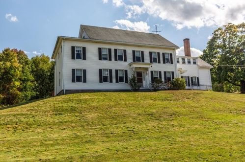 75 Wrentham Rd, Cumberland, RI 02864 exterior