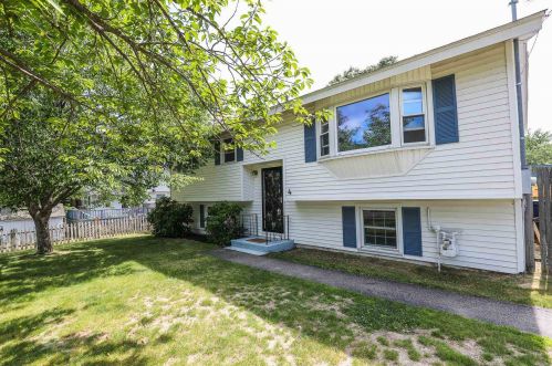 4 Woodgate St, Nashua, NH 03063 exterior