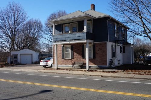 1805 Mendon Rd, Woonsocket, RI 02895 exterior