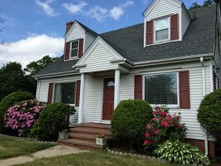 517 Killingly St, Providence, RI 02919 exterior