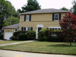 847 Dedham St, Newton, MA 02459 exterior