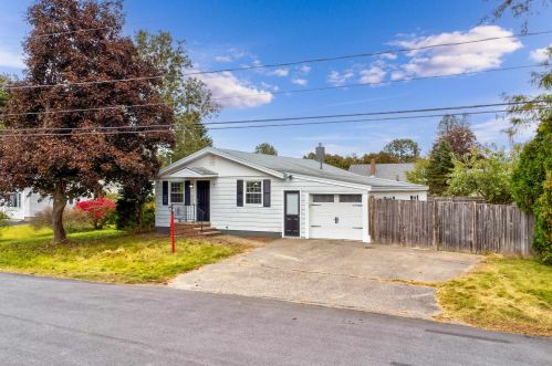 7 Lil Nor Ave, Somersworth, NH 03878 exterior