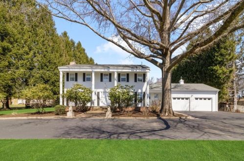 1025 Major Potter Rd, Warwick, RI 02818 exterior