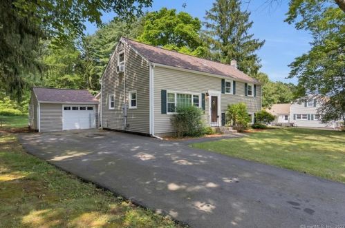 23 Trumbull Dr, Wallingford, CT 06492 exterior