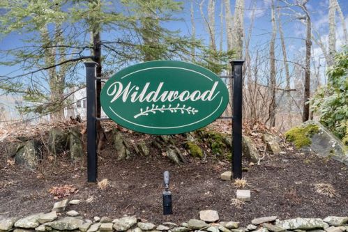 10 Wildwood Dr, Cape Elizabeth, ME exterior