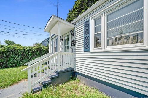 70 Ferris St, Bridgeport, CT 06605 exterior