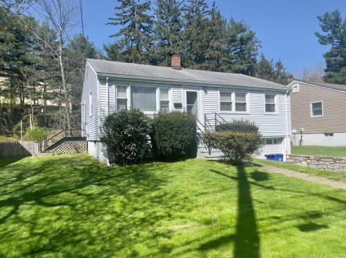 17 Arbor Dr, Norwalk, CT 06854 exterior