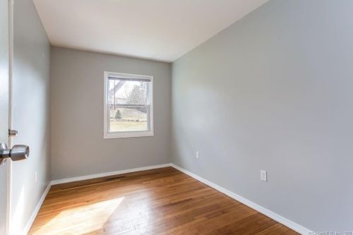 163 Frisbie St, Middletown, CT 06457 exterior