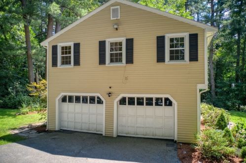 13 Beverly Rd, Bedford, MA 01730 exterior