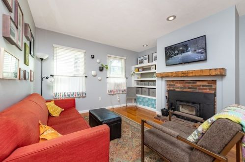 271 Sumner St, Roxbury-Xing, MA 02128 exterior
