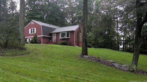 15 Carriage Dr, Upper Stepney, CT 06468 exterior