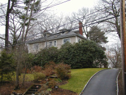 584 Chestnut St, Newton, MA 02468 exterior