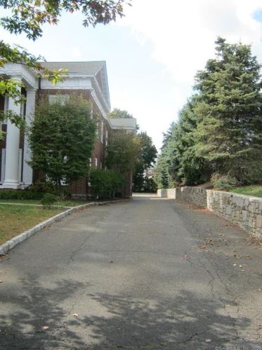 5 Elmcrest Ter, Norwalk, CT 06850 exterior