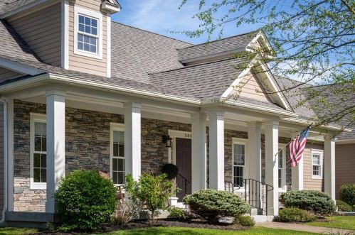161 Rodman Ln, North Kingstown, RI 02852 exterior