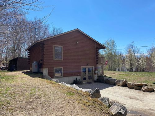 15 Bryant Ter, Mechanic Falls, ME 04256 exterior