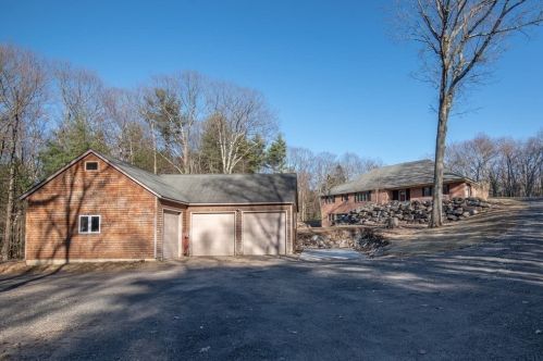 64 Butterhill Rd, Pelham, MA 01002 exterior