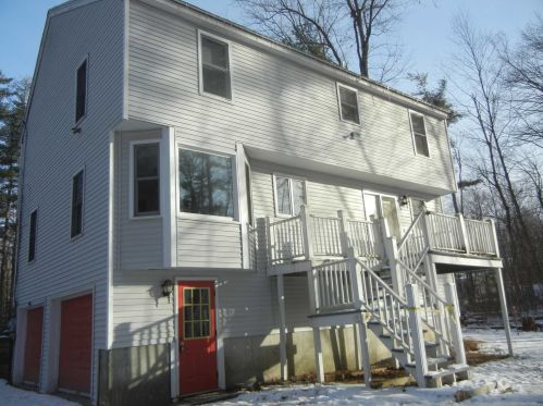 64 Old Chester Rd, Derry, NH 03038 exterior