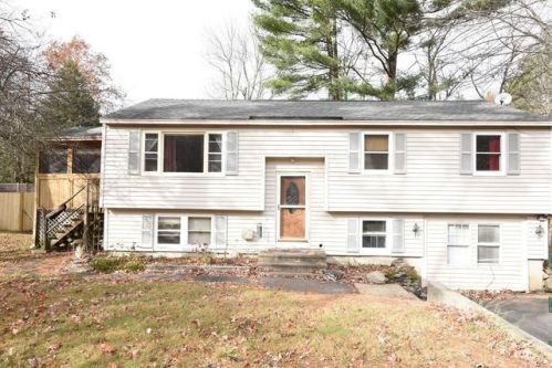 12 Tamarack Ln, Townsend, MA 01469 exterior