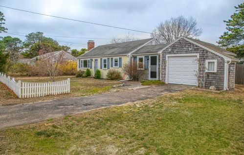 69 Sea Ave, Yarmouth, MA 02673 exterior