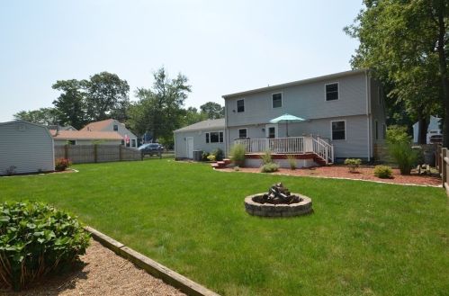 48 Bald Eagle Rd, Weymouth, MA 02190 exterior