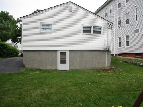 121 Pilgrim Ave, Worcester, MA 01604 exterior