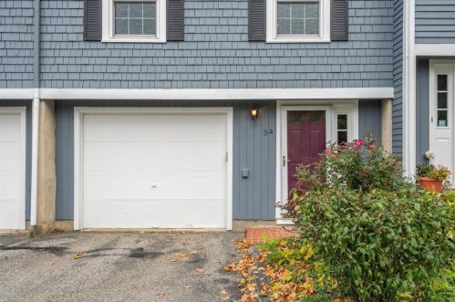 34 Meadowview Cir, Nashua, NH 03062 exterior