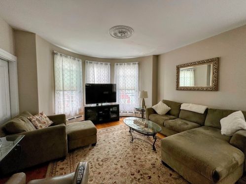531 6Th St, Roxbury-Xing, MA 02127 exterior
