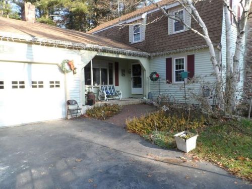 55 Holly Ln, East-Bridgewater, MA 02324 exterior