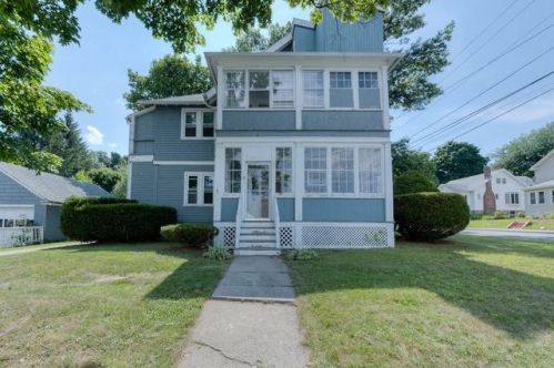 2 Calumet Ave, Worcester, MA 01606 exterior