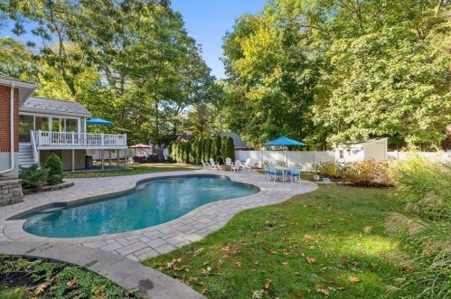 23 Colonial Rd, Hingham, MA 02043 exterior
