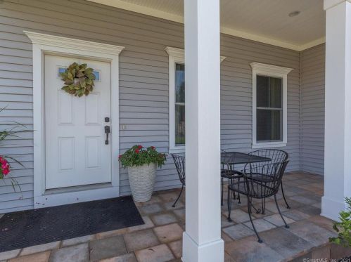 14 Seminole Cir, Litchfield, CT 06750 exterior