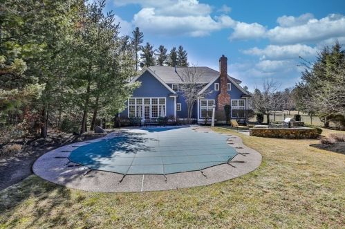 15 Winding Oaks Way, Boxford, MA 01921 exterior