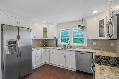 12 Rainbow Rd, Norwalk, CT 06851 exterior