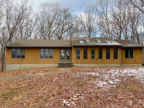 8 Falcon Crest Dr, Johnston, RI 02919 exterior