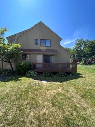 14 Avon Ct, Beacon-Falls, CT 06403 exterior