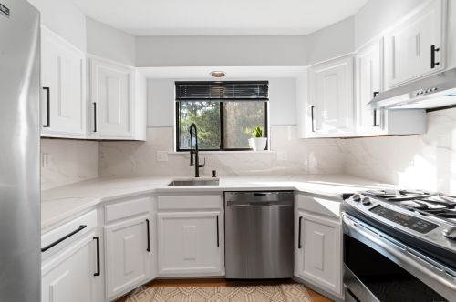 624 Cypress Rd, Hartford, CT 06111 exterior