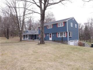 10 Mariner Cir, Bridgeport, CT 06611 exterior