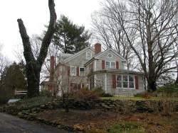 166 Paulson Rd, Newton, MA 02468 exterior