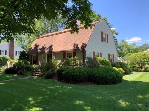 164 Viscount Rd, Longmeadow, MA 01106 exterior