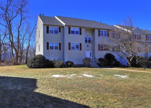 44 Carriage Dr, Milford, CT 06460 exterior